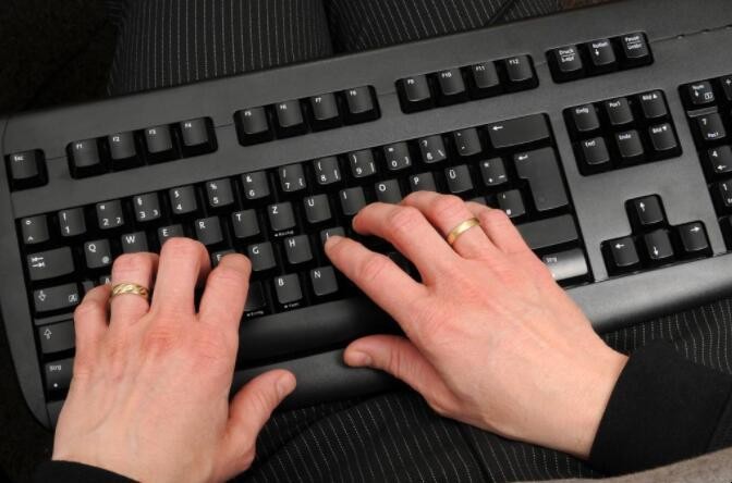 电脑键盘各个键有哪些功能